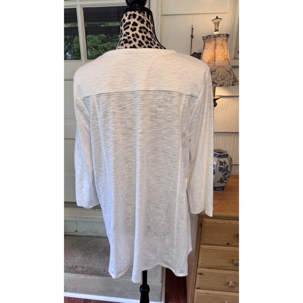 Chico's White Ultimate Tee Hi-Lo T-shirt Relaxed V-neck Classic Sz 2 L/12 - Picture 2 of 6